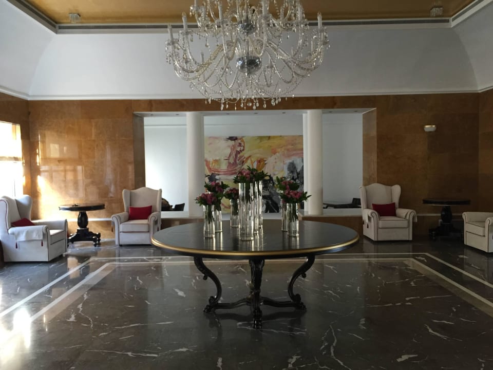 Blumen Bella Beach Hotel