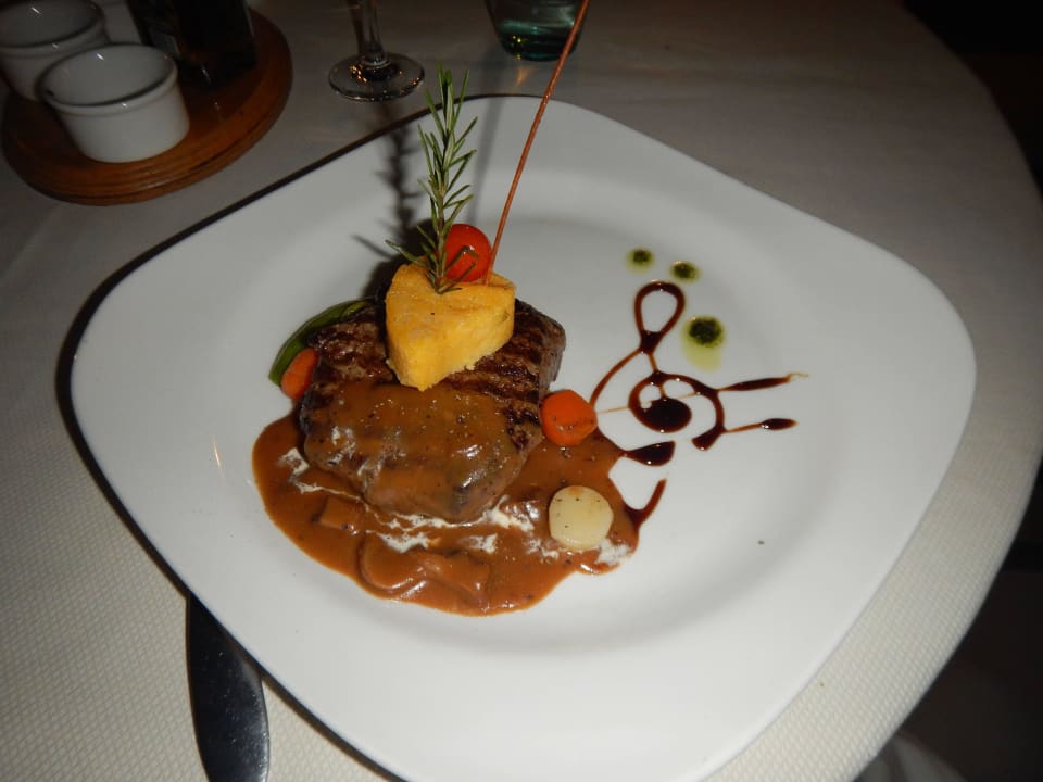 Rindersteak beim Italener Premier Le Reve Hotel & Spa