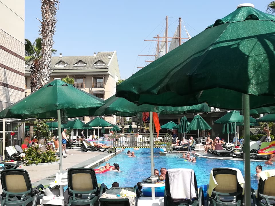 Pool Can Garden Resort