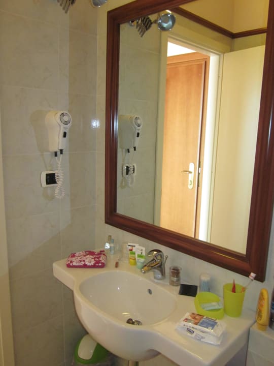 Waschtisch Tropis Hotel