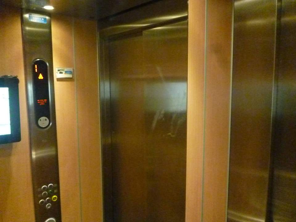 Winda Hotel Campanile Roissy Le Mesnil Amelot