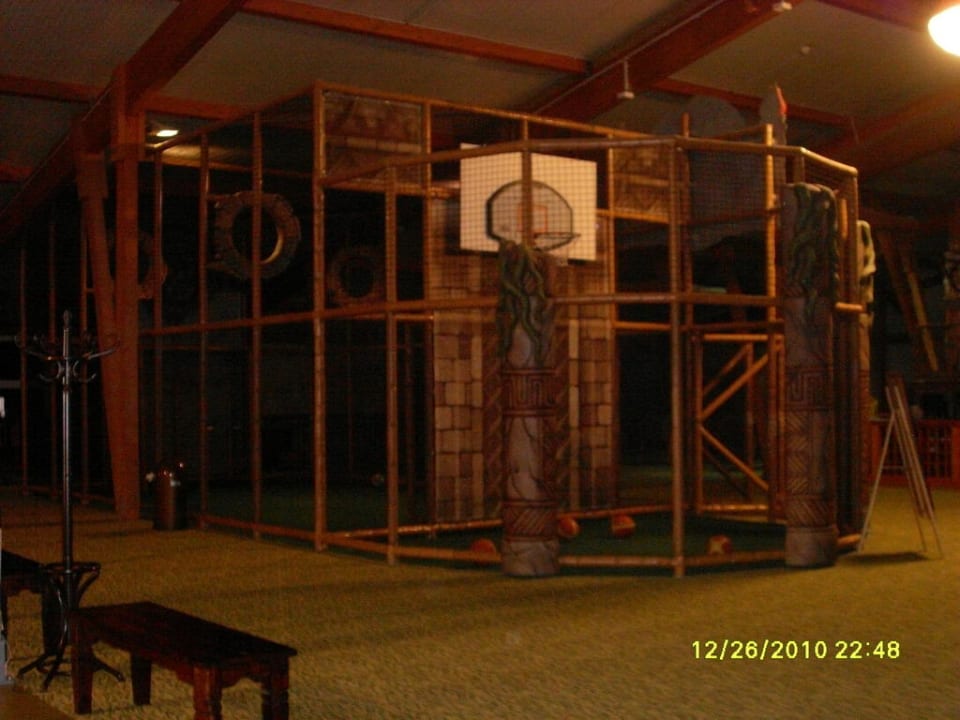 Basketball & Indoo-Mini-Fußball Ferienwohnungen Ferienpark Weissenhäuser Strand