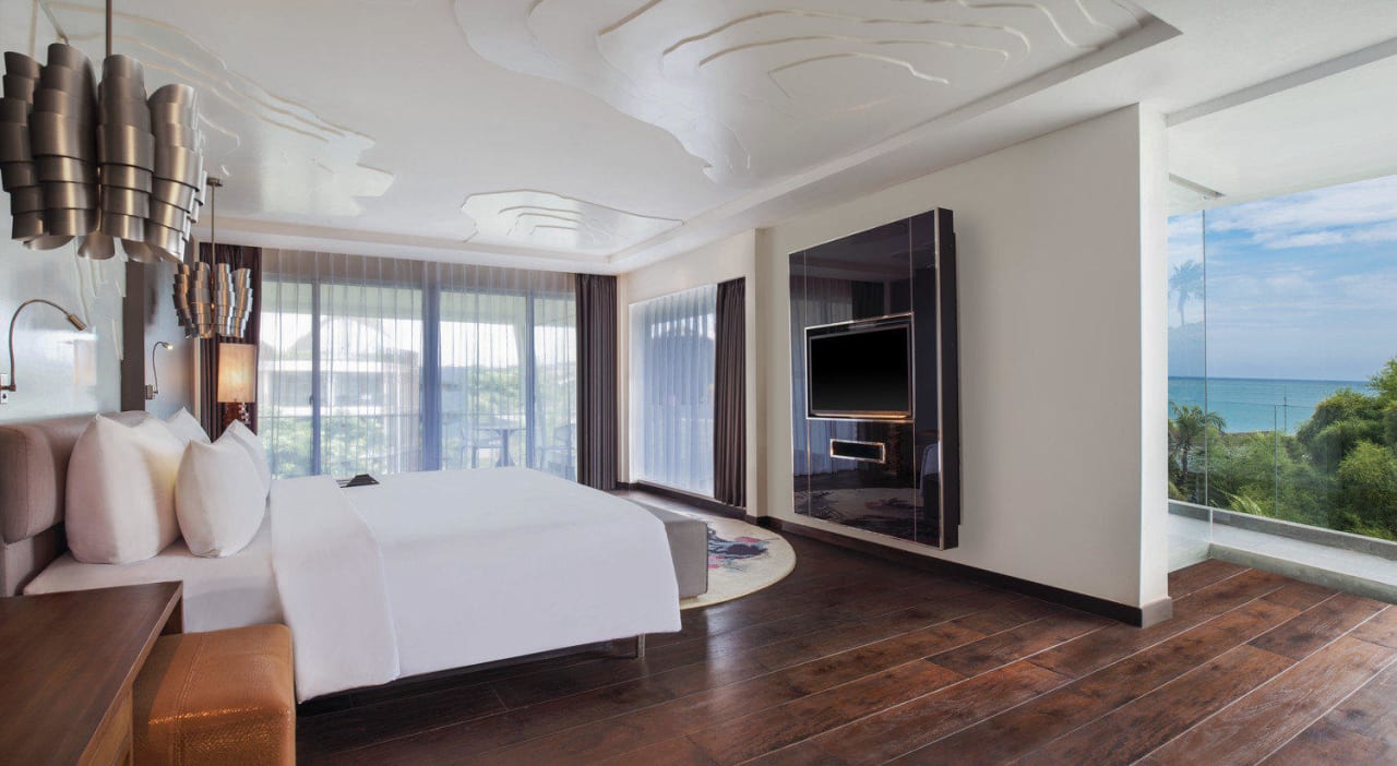 Grande Avant-Garde Suite, bedroom Le Méridien Bali Jimbaran