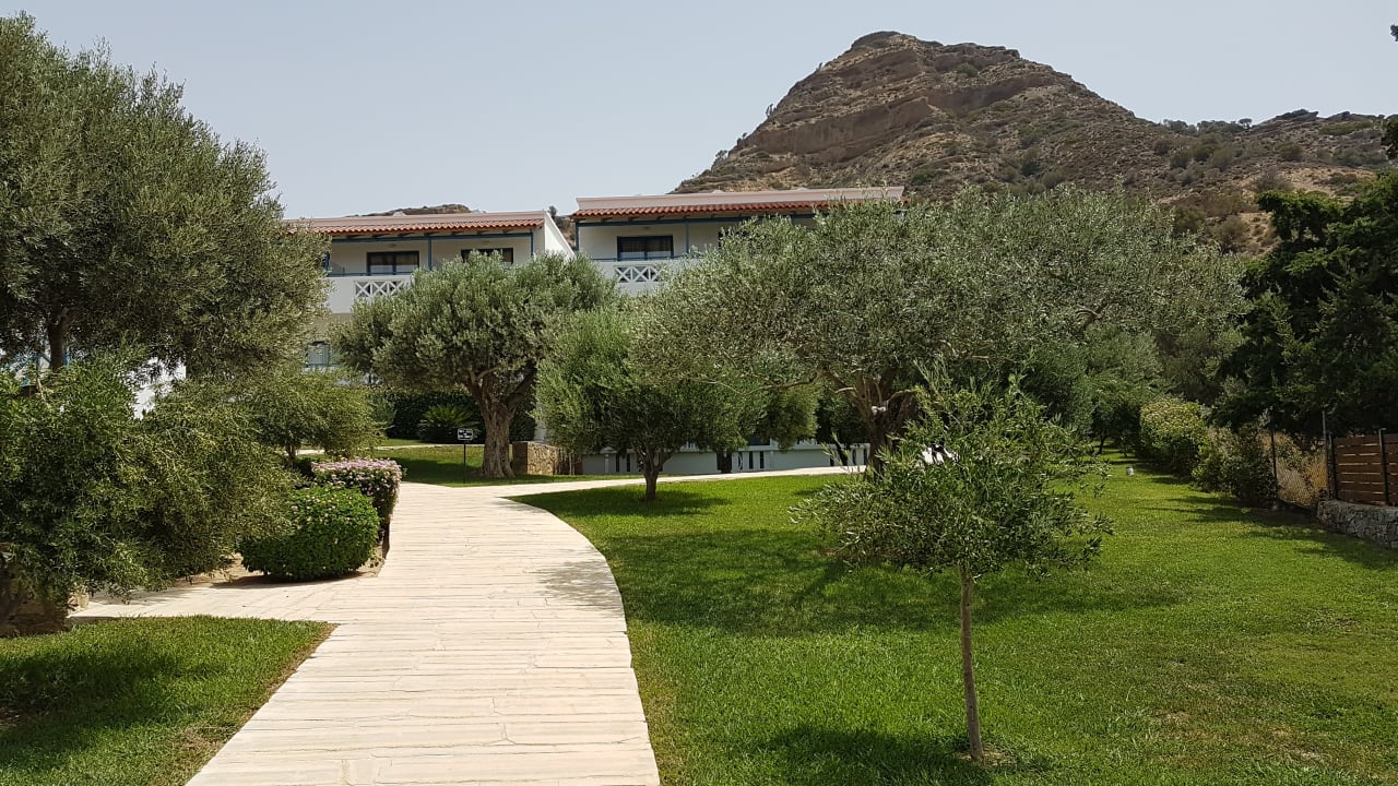 Gartenanlage Paralos Irini Mare