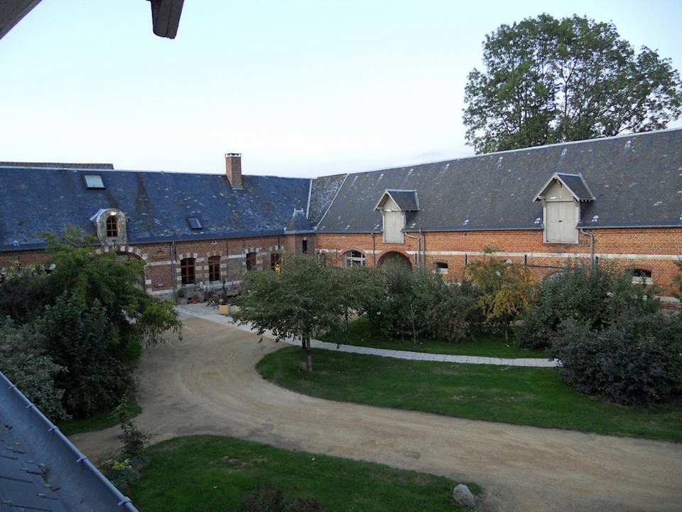 Innenhof Hotel Logis Le 1748