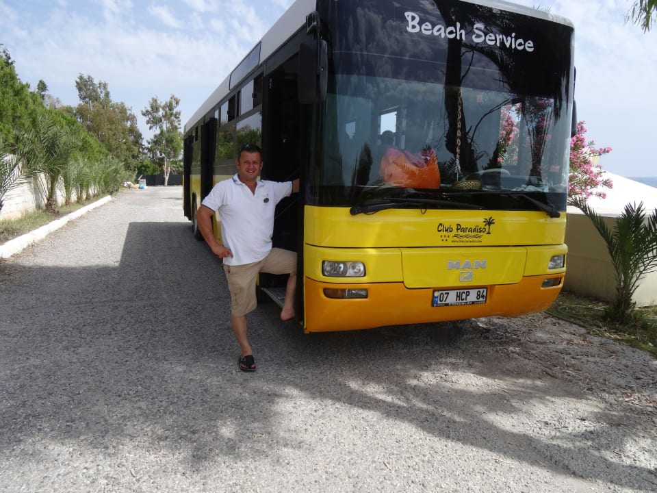 Großer Strandbus Hotel Club Paradiso