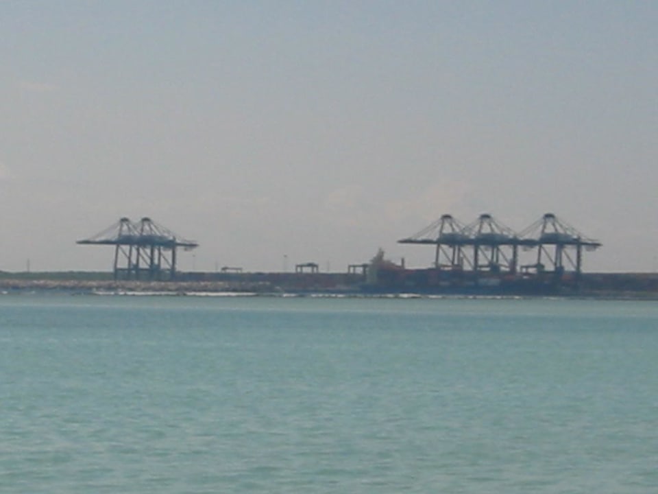 Containerhafen! BelleVue Dominican Bay