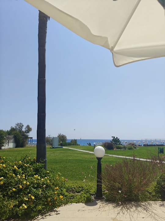 Gartenanlage Asterias Beach Resort