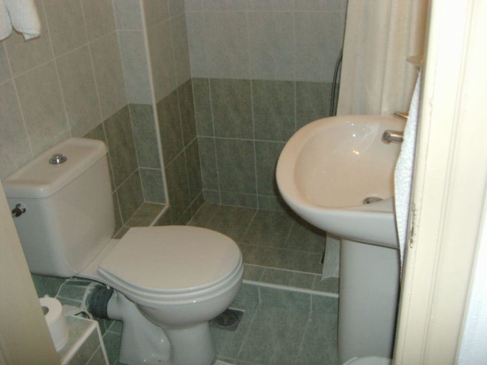 Das "geräumige Klo" Hotel Kathrin Beach