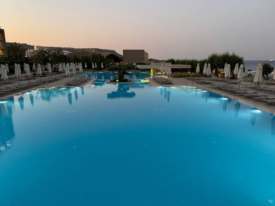 Pool Amada Colossos Resort