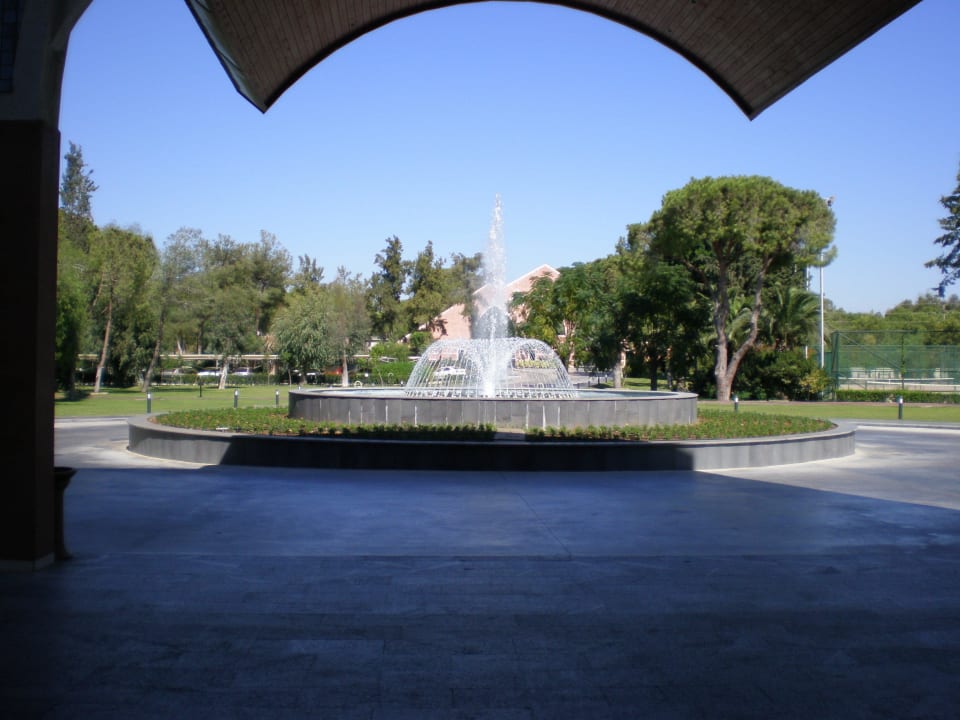 Ausicht auf die Auffahrt  Megasaray Club Belek