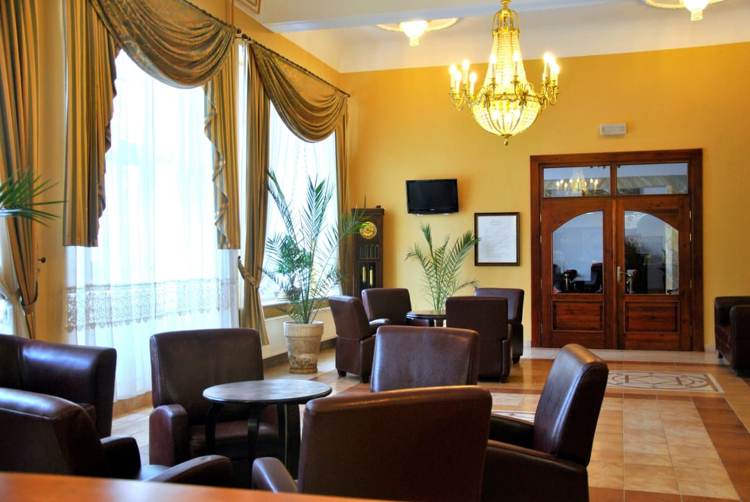 Hol  Sanatorium Uzdrowiskowe Polonia