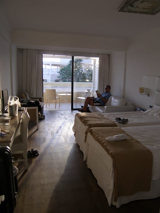 Landseite Hotel Grecian Park