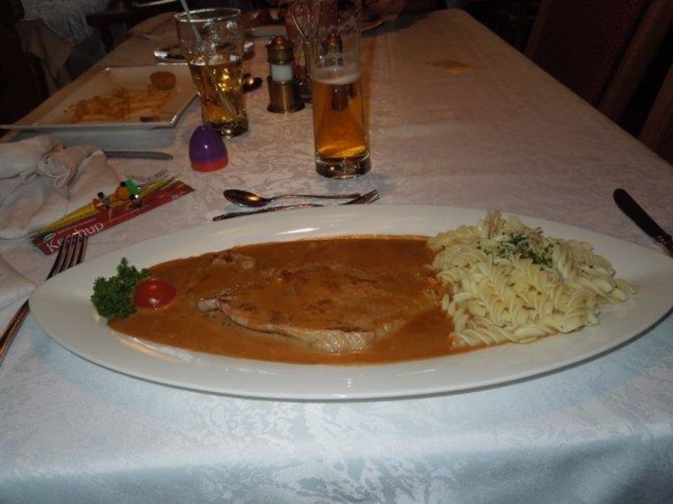 Rahmschnitzel vom Kalb Hotel Glockenstuhl