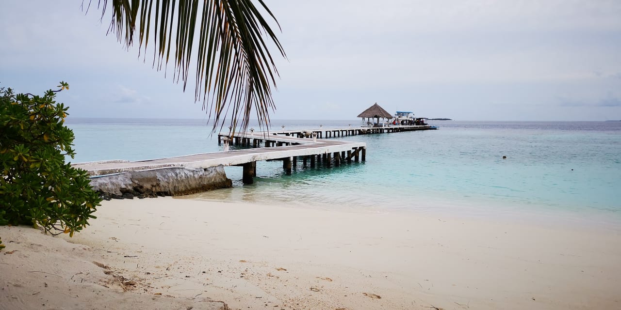 "Strand" Eriyadu Island Resort (Gaafaru) • HolidayCheck (Kaafu Atoll ...