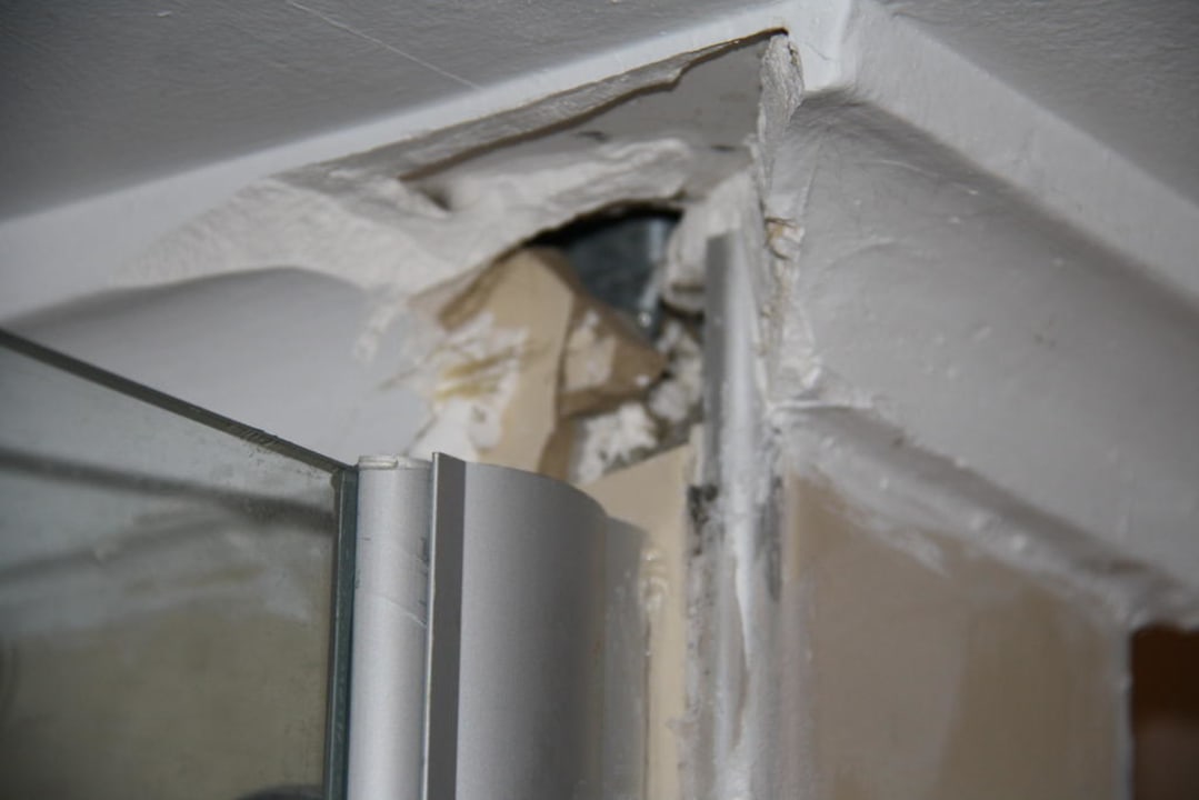 Schlechter Zustand des Zimmers / Bad  4272 Limak Limra Hotel & Resort