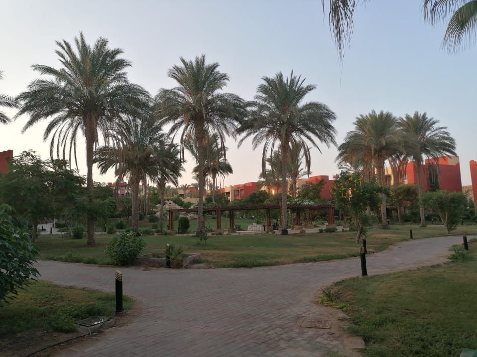 Gartenanlage SUNRISE Cardina Resort