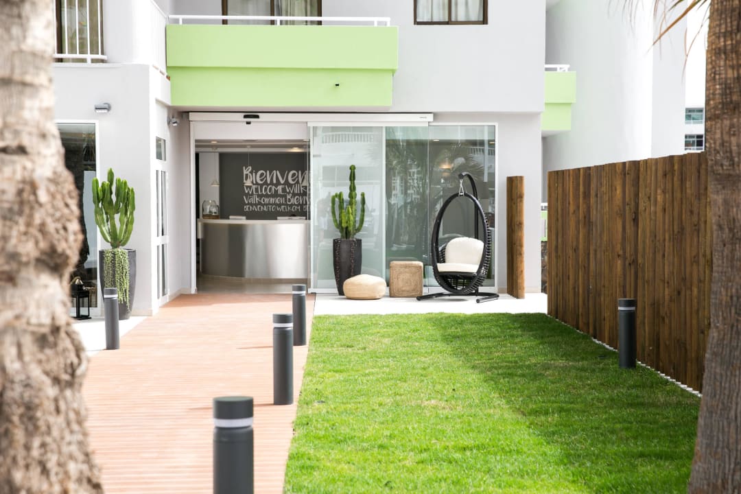 Entrada Hotel LIVVO Anamar Suites