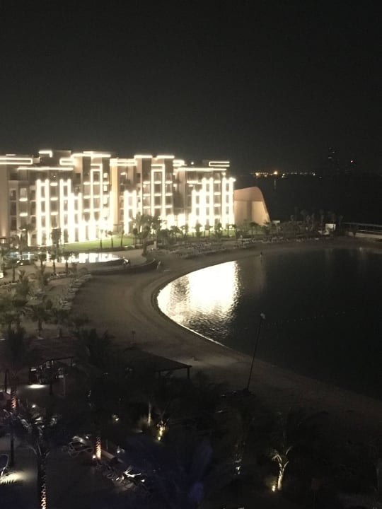 Neuer Anbau bei Nacht DoubleTree by Hilton Resort & Spa Marjan Island