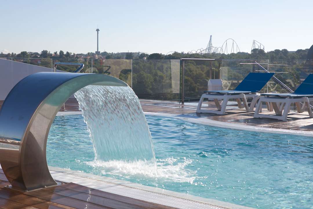 Pool Ponient Hotel Dorada Palace by PortAventura