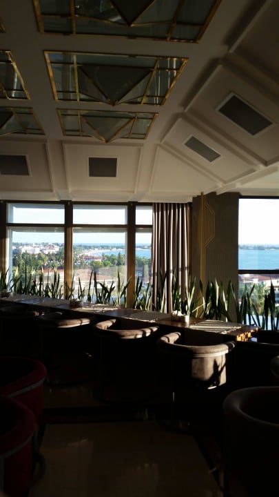 Time out Restaurant Side Star Elegance