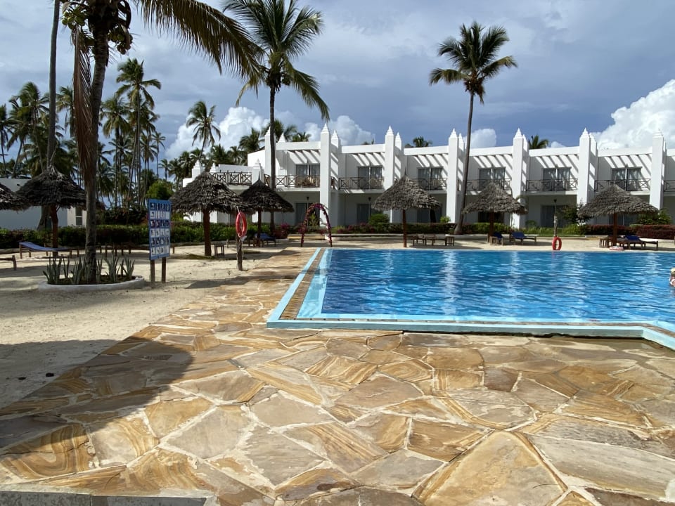 Pool SBH Kilindini Resort