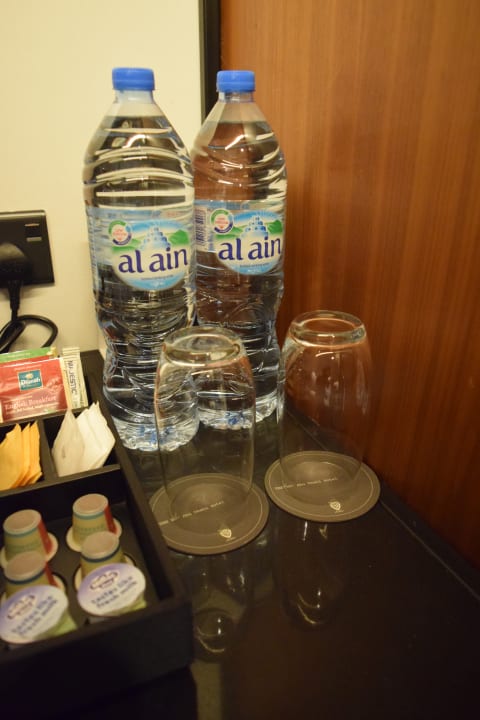 Zimmer The WB Abu Dhabi, Curio Collection By Hilton