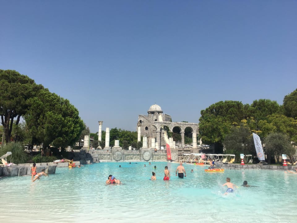 Pool Xanadu Resort Hotel