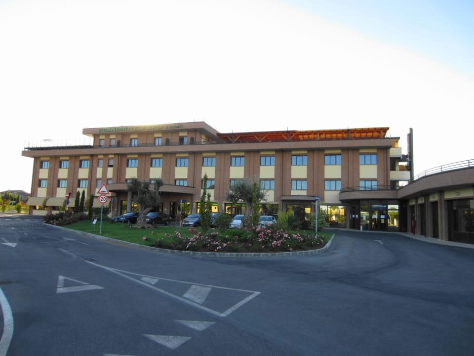 Außenansicht Grand Hotel Forlì