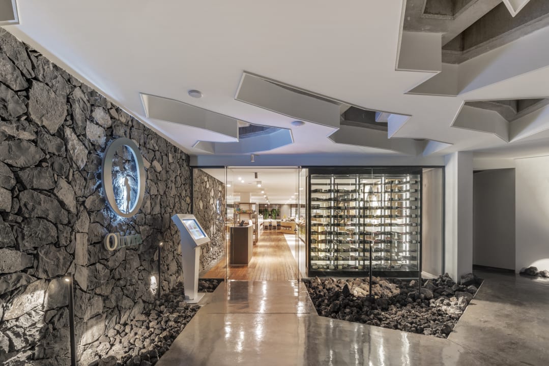 Gastro Royal Hideaway Corales Suites