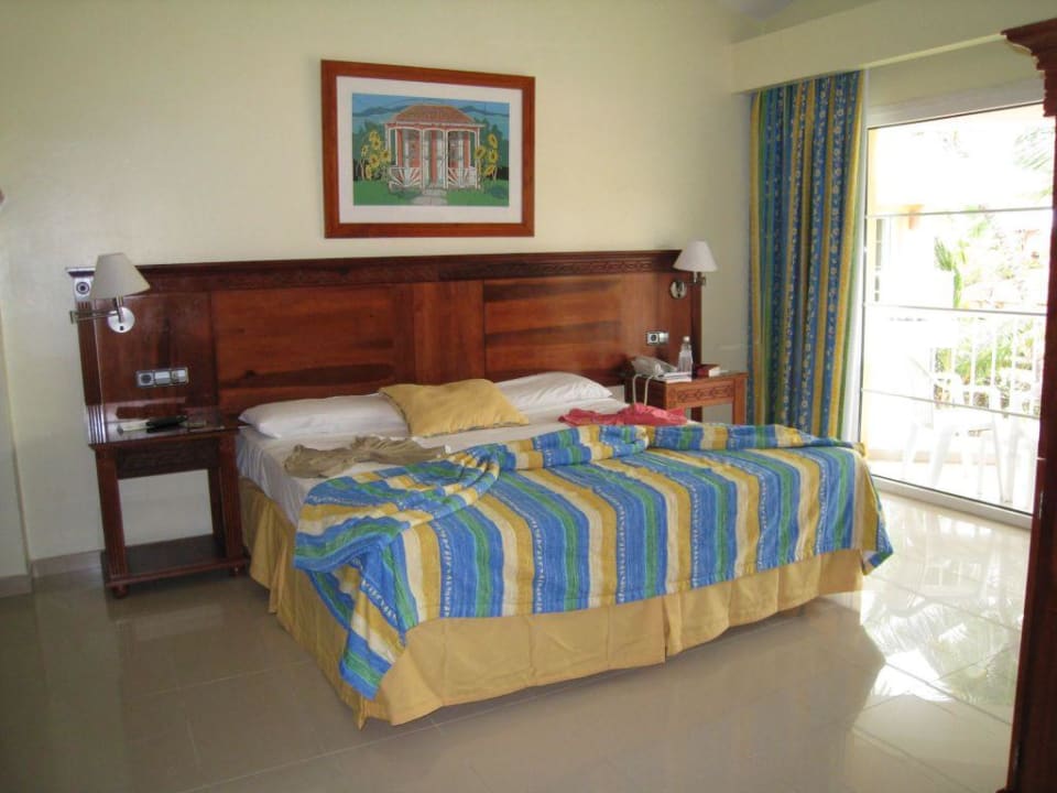 Bett in der Juniorsuite Grand Palladium Select Bávaro Resort & Spa