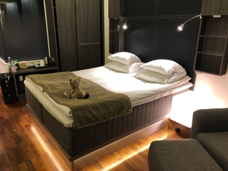 Zimmer Glo Hotel Art