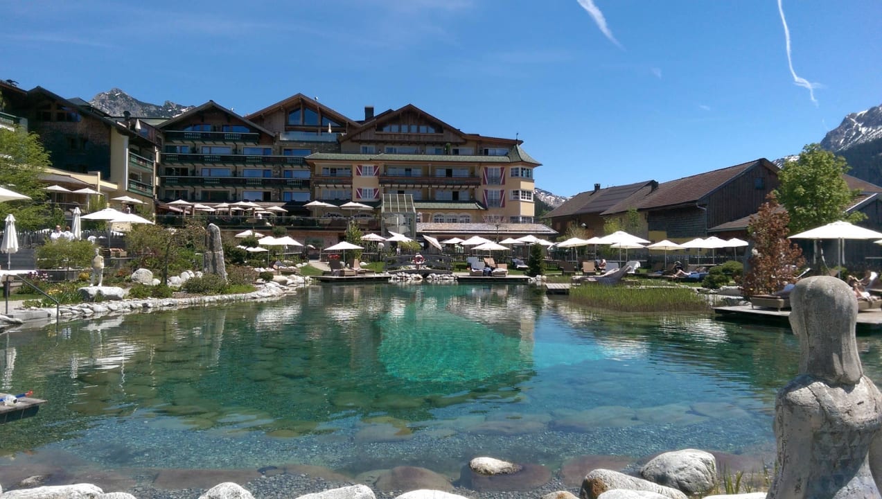 Naturpool im Garten  Wellnesshotel Engel