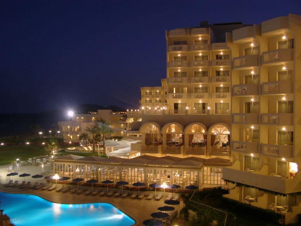 Hotel bei Nacht Rodos Palladium Leisure & Wellness