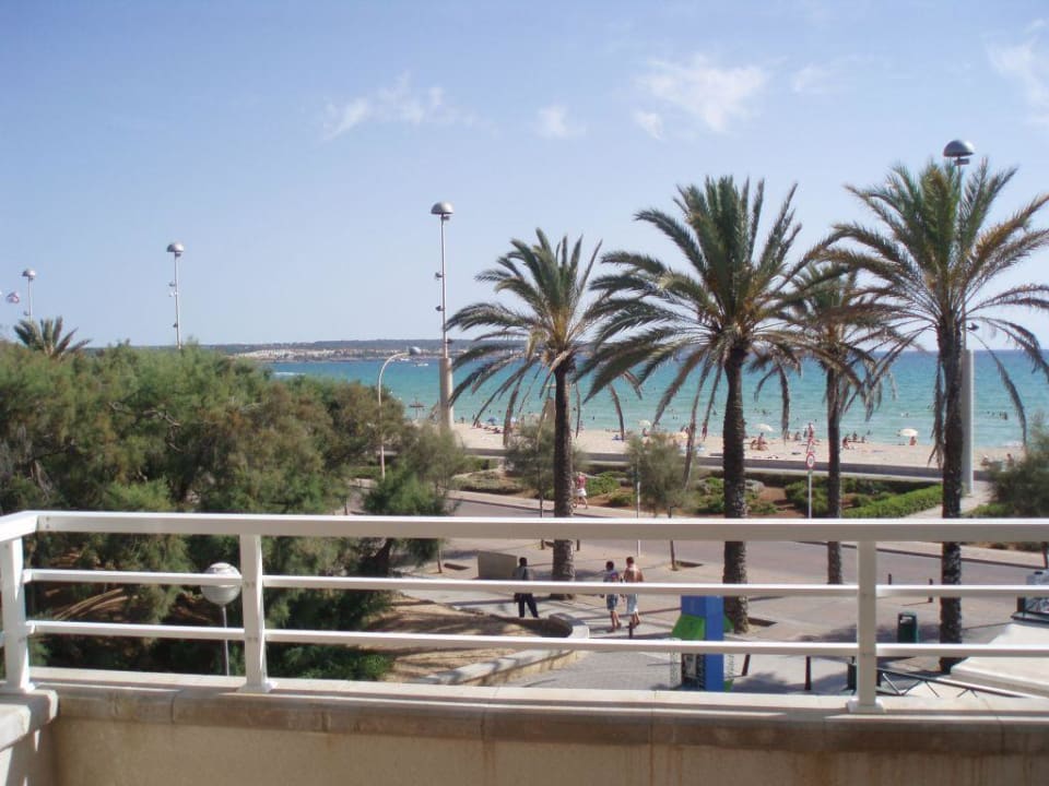 Blick vom Balkon nach links Grupotel Acapulco Playa - Adults only