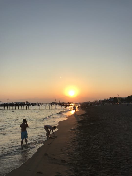 Strand Saturn Palace Resort Hotel