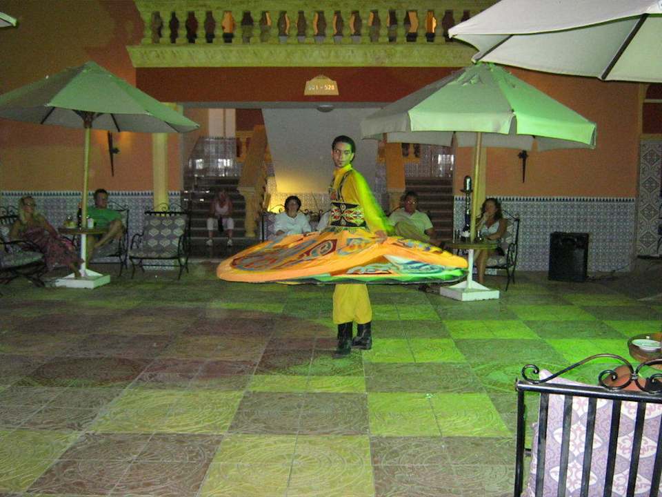 Танец с юбкой Pickalbatros Alf Leila Wa Leila Resort - Neverland Hurghada
