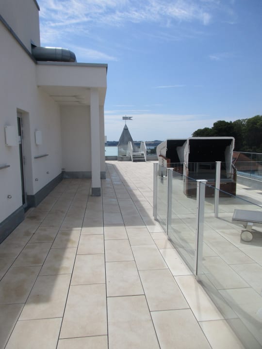 Pool FIRST Sellin - Luxus-Appartements