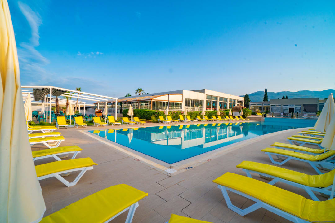 Pool Karya Family Resort  All Inclusive
