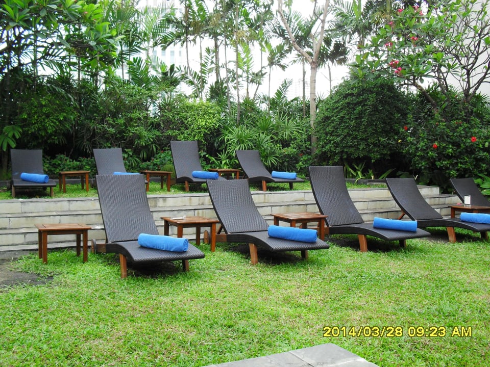 Es gibt ausreichend Liegen JW Marriott Hotel Bangkok