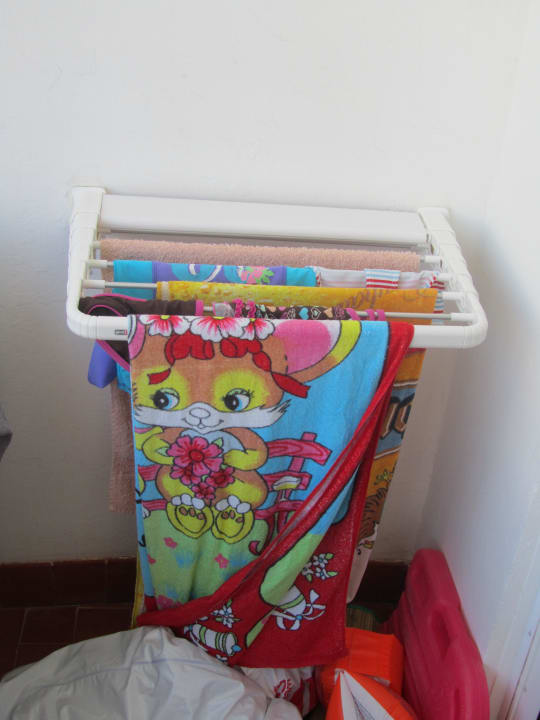 Handtuchhalter auf dem Balkon allsun Hotel Lucana