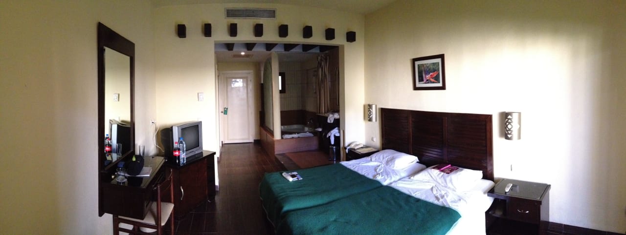 - Hotel Paradis Palace