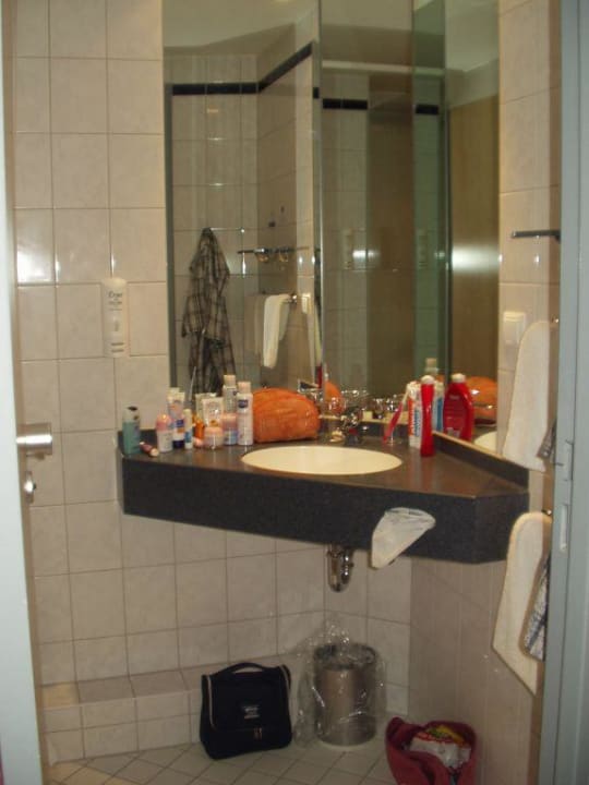 Daa Badezimmer vom Zimmer 655 Holiday Inn Express Berlin City Center