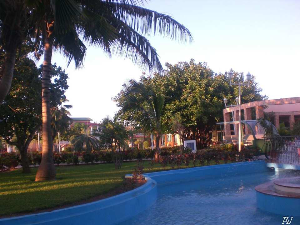 Бассейн Iberostar Origin Taínos