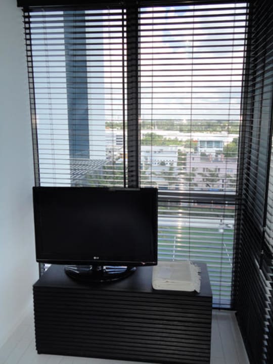 Suite 1111 W South Beach