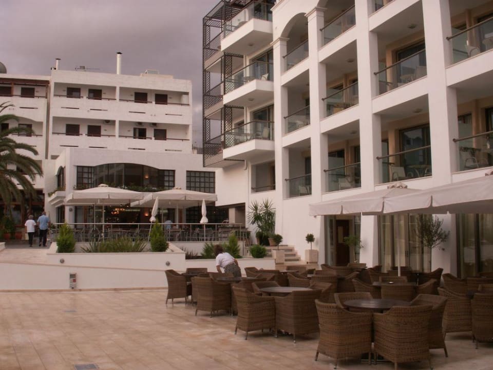 Haupthaus und neuer Trakt Albatros Spa & Resort Hotel