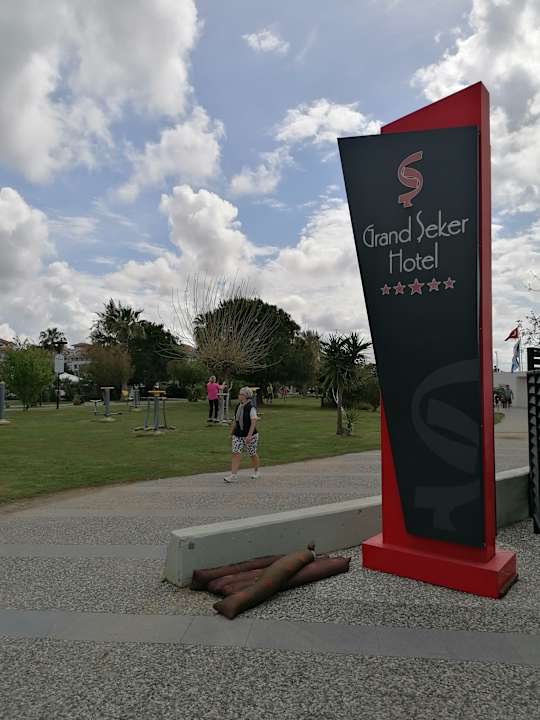 Strand Grand Seker Hotel