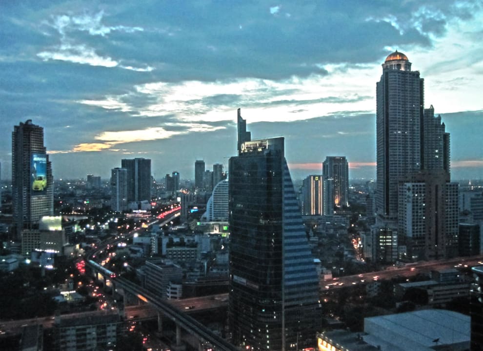 Die Aussicht aus unserem Zimmer Eastin Grand Hotel Sathorn