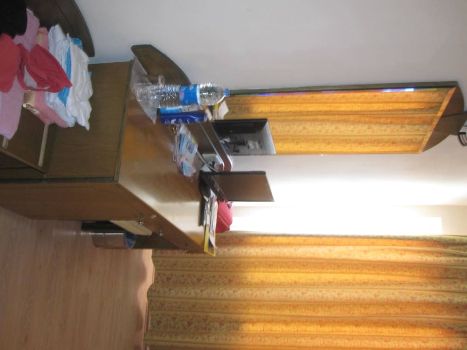 Kühlschrank, TV Side Bay Hotel