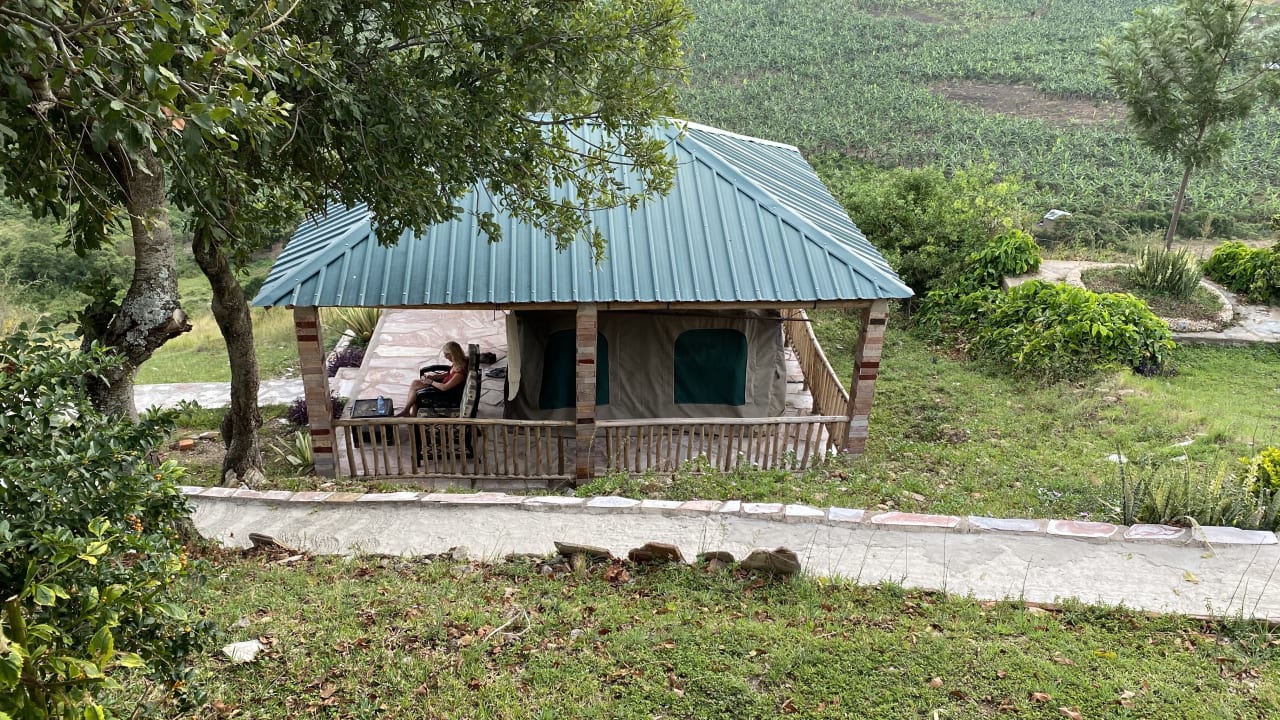 Außenansicht Eagle's Nest Camp Mburo